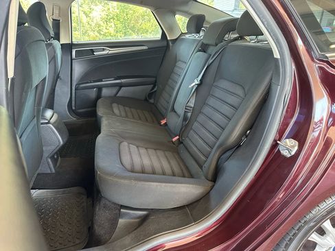 Used 2018 Ford Fusion SE image 23