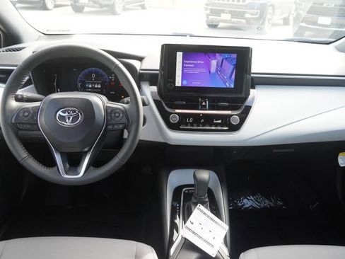 Used 2026 Toyota Corolla SE FWD image 14