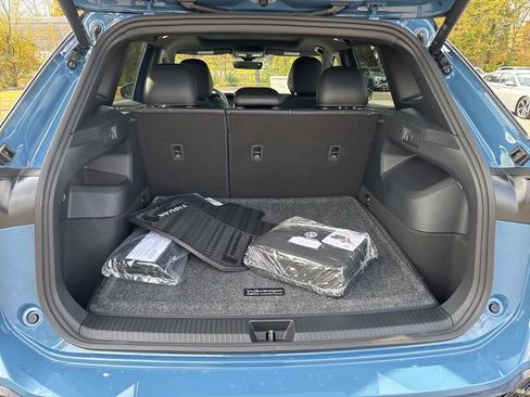 New 2026 Volkswagen Tiguan SE R-Line FWD image 12