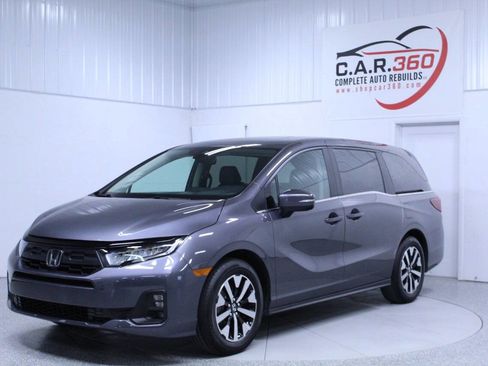 Used 2025 Honda Odyssey EX-L image 2