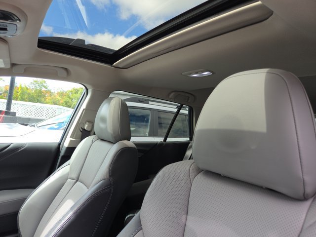 Used 2024 Subaru Outback Limited XT AWD/4WD image 3
