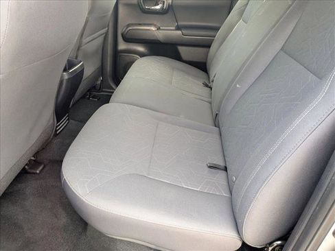 Used 2019 Toyota Tacoma TRD Sport image 18