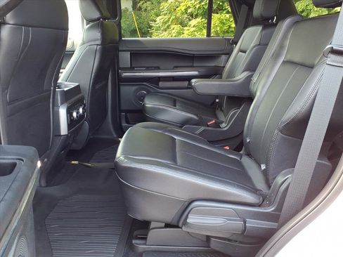 Used 2021 Ford Expedition XLT image 9