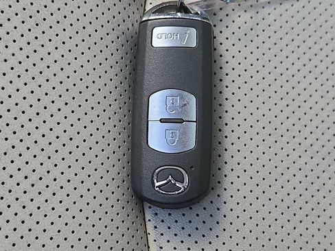 Used 2014 MAZDA MAZDA3 s Grand Touring image 35