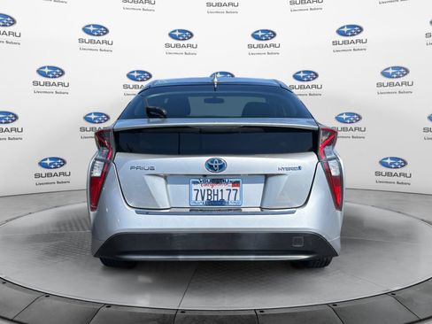 Used 2016 Toyota Prius Two FWD image 4