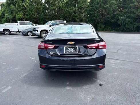 Used 2022 Chevrolet Malibu LT w/ Leather Package FWD image 4