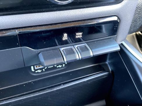 Used 2020 RAM 1500 Lone Star image 34