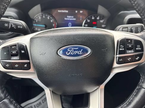 Used 2023 Ford Explorer XLT AWD/4WD image 14