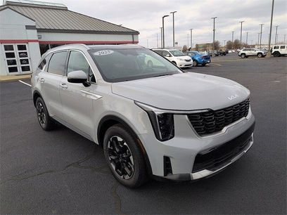 Used 2025 Kia Sorento S w/ Panoramic Sunroof Package