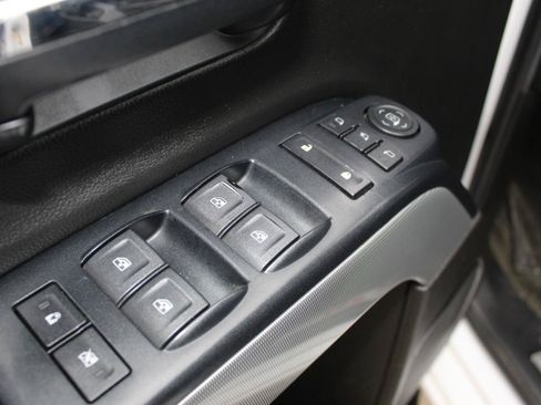 Used 2018 Chevrolet Silverado 1500 LTZ Z71 AWD/4WD image 22