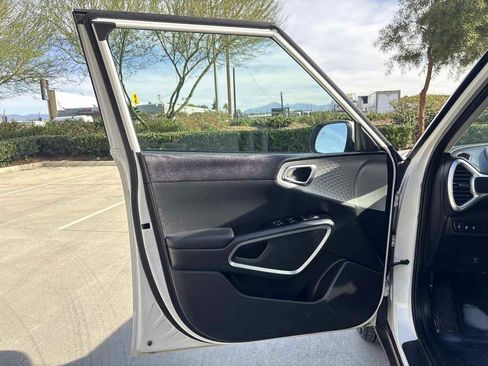 Used 2024 Kia Soul LX w/ Option Group 015 image 18