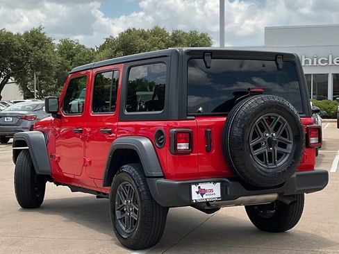 Used 2025 Jeep Wrangler Unlimited Sport AWD/4WD image 6