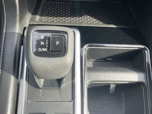 Used 2023 Nissan Pathfinder SL image 37