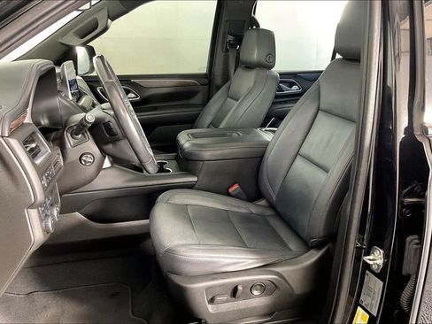 Used 2021 Chevrolet Tahoe Z71 w/ Luxury Package AWD/4WD image 32