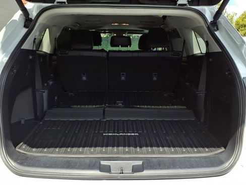 Certified 2024 Toyota Highlander XLE FWD image 22