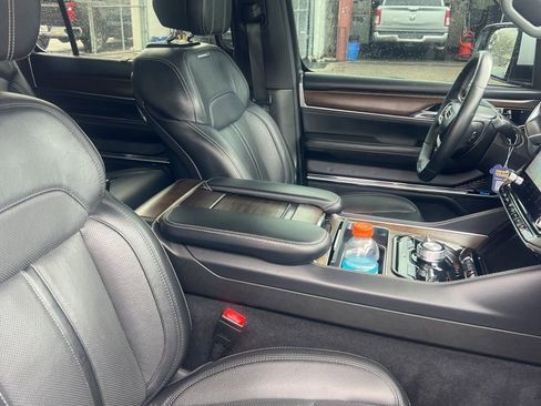 Used 2022 Jeep Grand Wagoneer Series I image 10