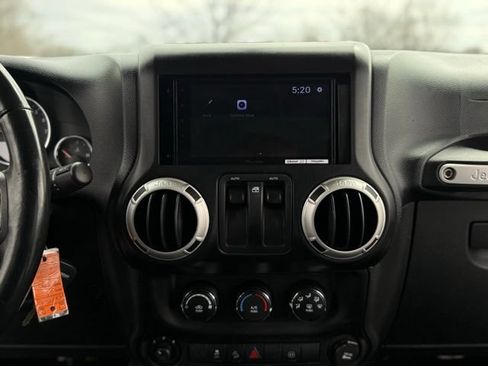 Used 2011 Jeep Wrangler Rubicon w/ PWR Convenience Group AWD/4WD image 21
