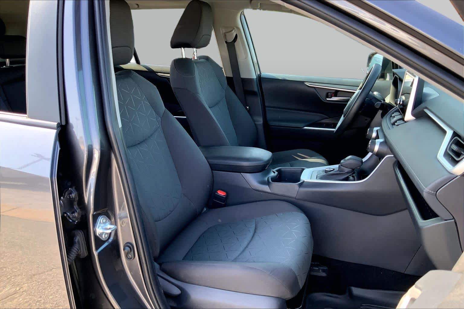 Used 2025 Toyota RAV4 XLE w/ Convenience Package AWD/4WD image 9