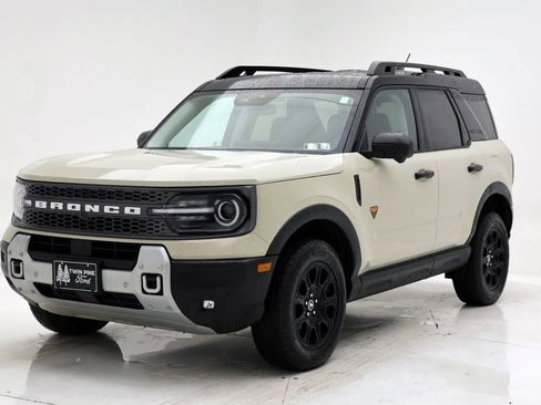 Used 2025 Ford Bronco Sport Badlands AWD/4WD image 2