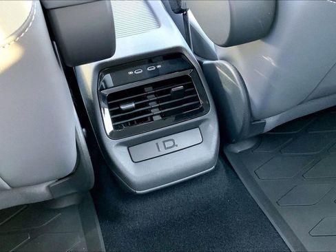 Certified 2022 Volkswagen ID.4 Pro S image 30