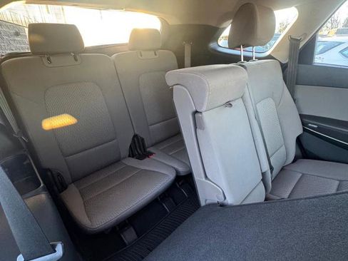 Used 2017 Hyundai Santa Fe SE w/ Cargo Package image 18