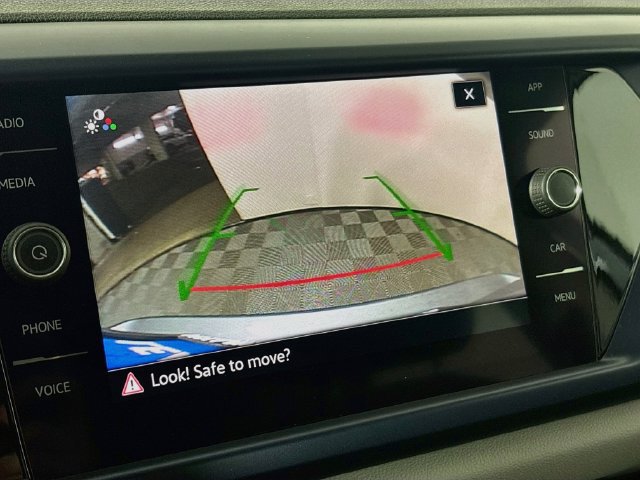 Certified 2022 Volkswagen Taos SE FWD image 15