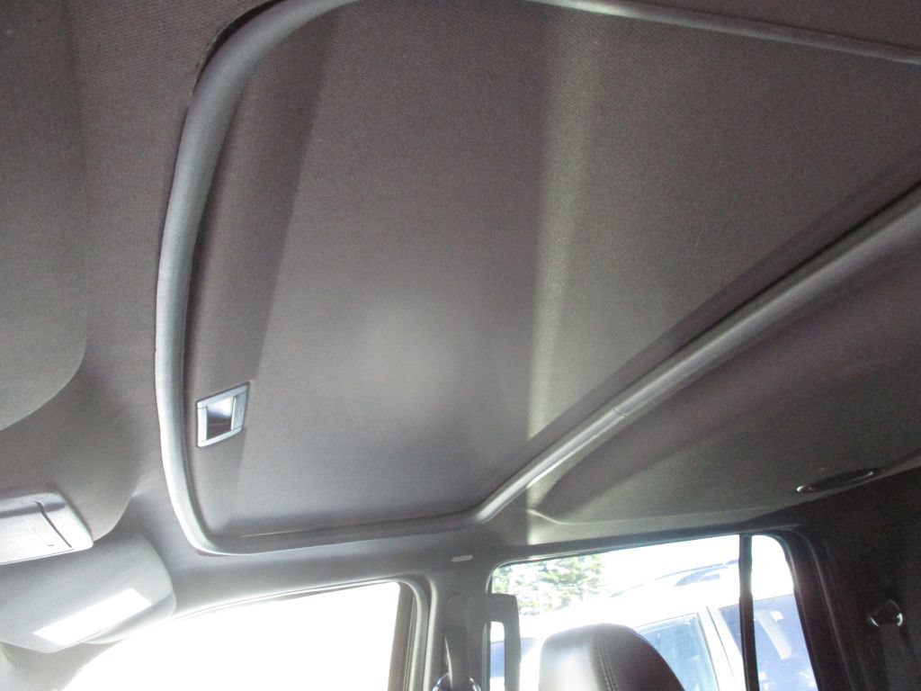 Used 2012 Lincoln Navigator 4WD image 9