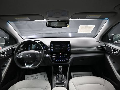 Used 2022 Hyundai Ioniq SE FWD image 17