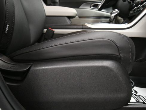 Used 2022 Kia Carnival LX image 27