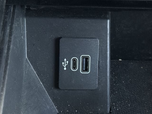 Used 2025 Ford F150 Lariat AWD/4WD image 19