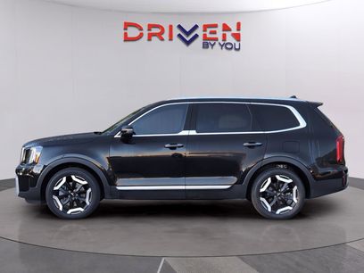 Used 2024 Kia Telluride S w/ S Sunroof Package