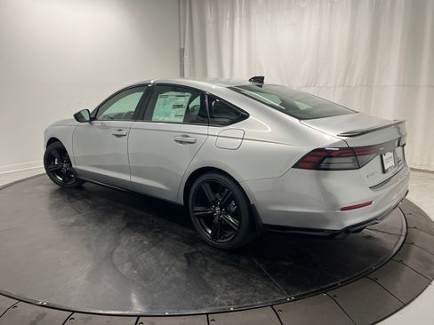 Used 2025 Honda Accord Sport image 17