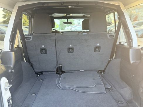 Used 2020 Jeep Wrangler Unlimited Sport S image 27