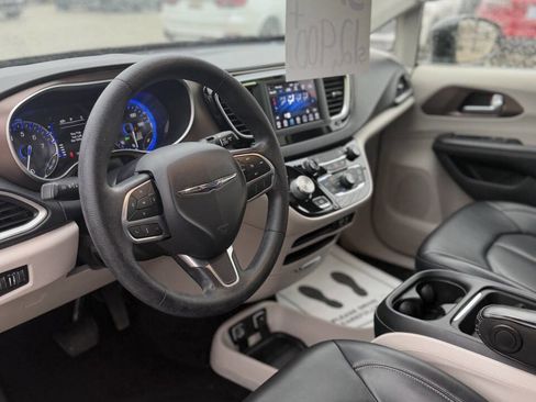 Used 2020 Chrysler Voyager Lxi FWD image 10