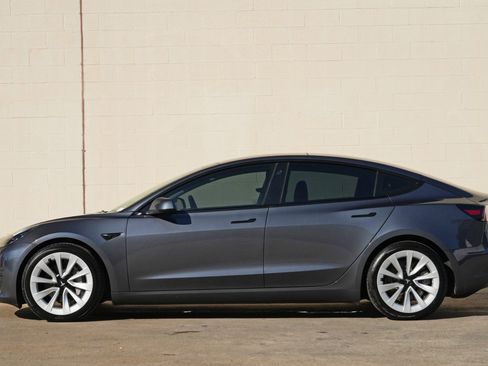 Used 2023 Tesla Model 3 Standard Range RWD image 9
