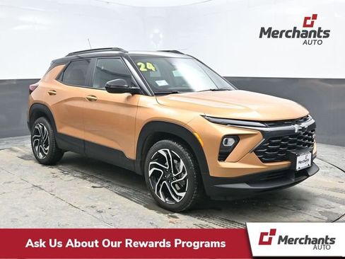 Used 2024 Chevrolet TrailBlazer RS w/ Driver Confidence Package image 1