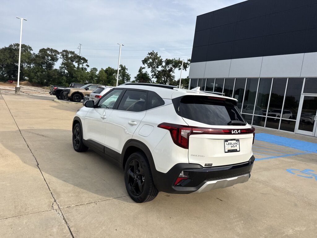 Certified 2026 Kia Seltos EX w/ EX Sunroof Package FWD image 21