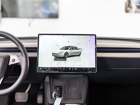 Used 2026 Tesla Model 3 RWD image 33