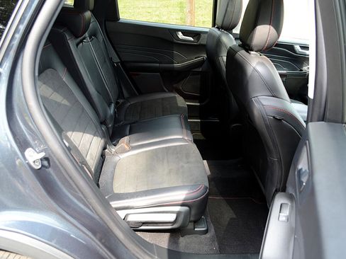 Used 2022 Ford Escape SEL w/ Equipment Group 302A image 17