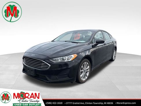 Used 2020 Ford Fusion SE image 1