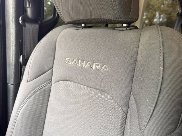 Used 2019 Jeep Wrangler Unlimited Sahara AWD/4WD image 18