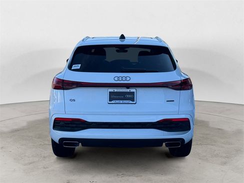 Used 2025 Audi Q5 Premium w/ Convenience Package image 6