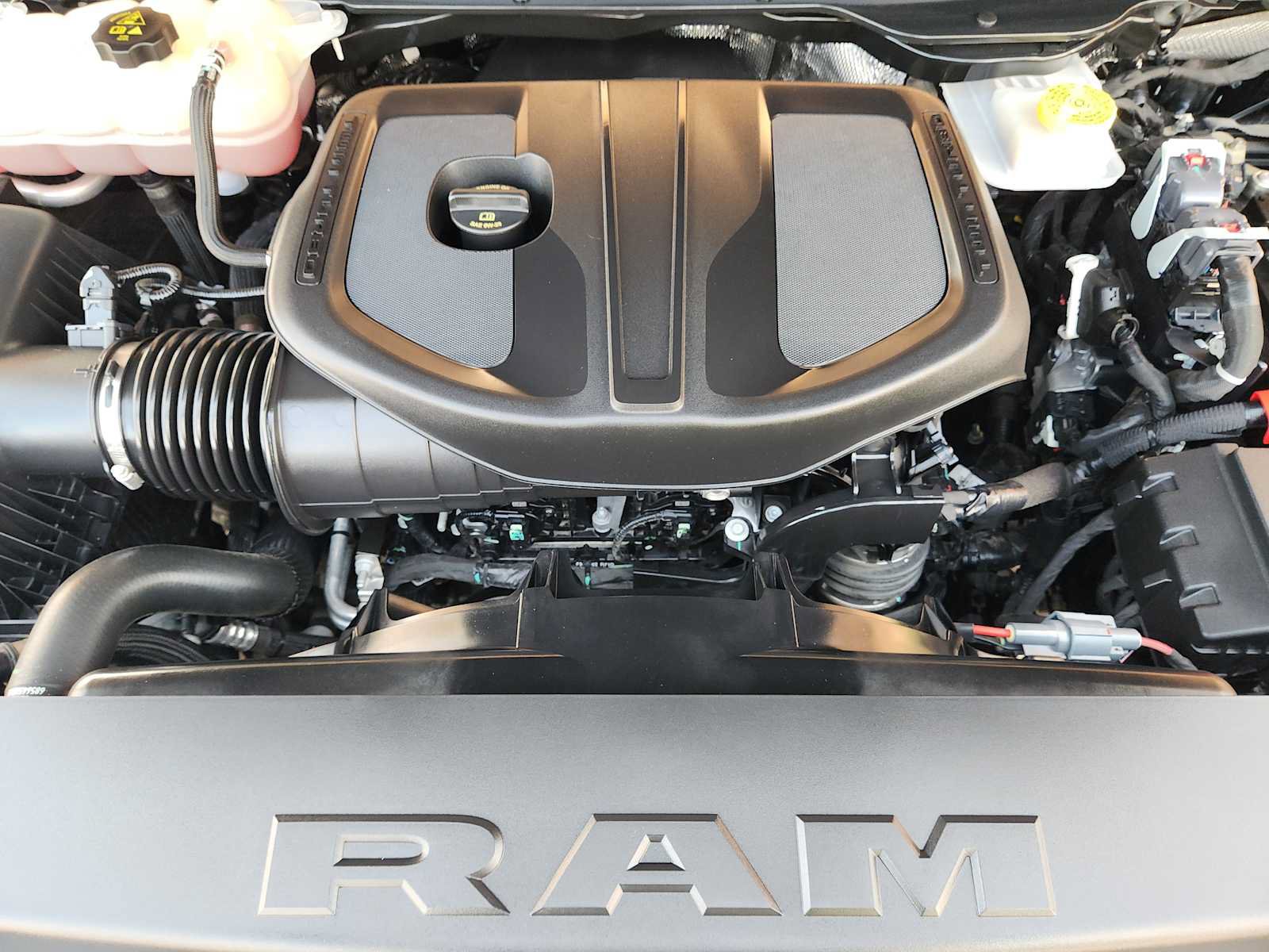 Used 2025 RAM 1500 Laramie w/ Night Edition AWD/4WD image 34