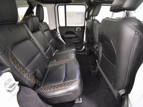 Used 2021 Jeep Wrangler Unlimited Sahara image 16