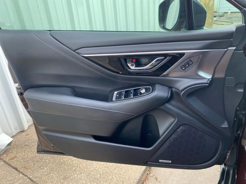 Used 2025 Subaru Outback Limited image 30