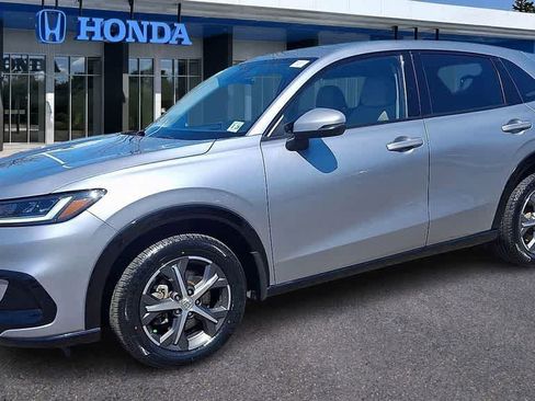 Used 2023 Honda HR-V EX-L image 4