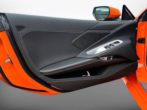 Used 2022 Chevrolet Corvette Stingray Convertible w/ Z51 Performance Package image 17