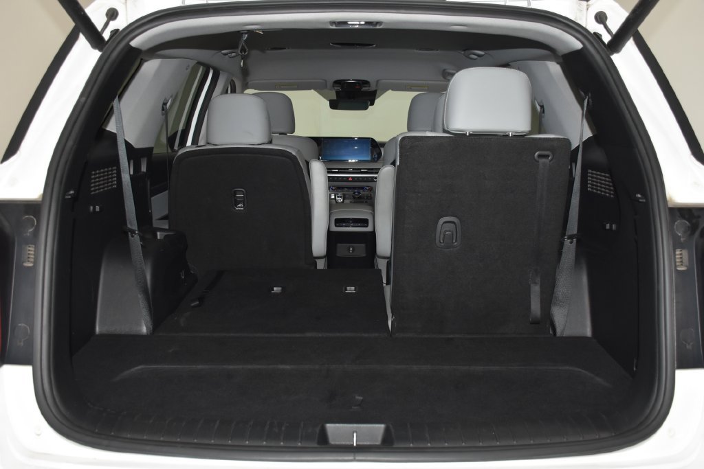 Used 2025 Hyundai Palisade SEL FWD image 34