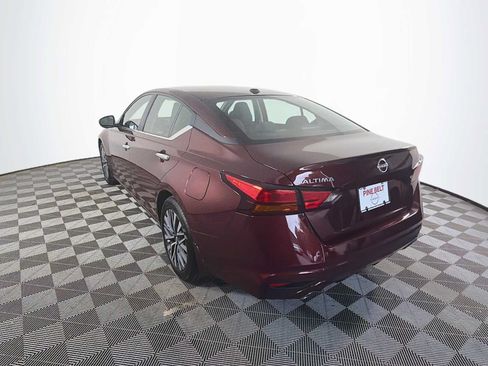 Used 2025 Nissan Altima 2.5 SV w/ SV Premium Package FWD image 6