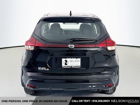Certified 2025 Nissan Kicks Play S image 6